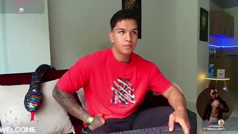 Snapshot of taylor_johnn chatting on October 17, 2025, 3:14 pm Penagos zz online show from October 17, 2025, 3:14 pm