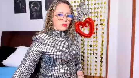 taylorhot72_ online show from July 18, 2026, 3:00 am