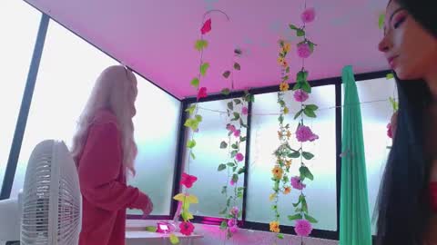 Snapshot of taylorsmitth_ chatting on October 31, 2025, 11:44 am TAYLOR online show from October 31, 2025, 11:44 am