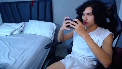 Tayron online show from February 3, 2026, 9:09 pm