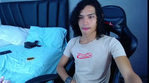 Tayron online show from April 10, 2026, 4:01 pm