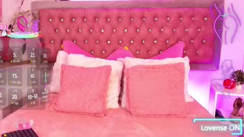 Snapshot of tayzon_foxxx chatting on October 27, 2025, 12:42 pm Sofia online show from October 27, 2025, 12:42 pm