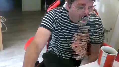 Snapshot of tchecky2 chatting on September 23, 2025, 10:51 am tchecky2 online show from September 23, 2025, 10:51 am