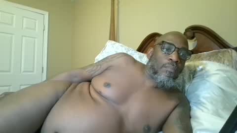 Snapshot of tchsul chatting on November 10, 2025, 12:04 pm TOUCH online show from November 10, 2025, 12:04 pm