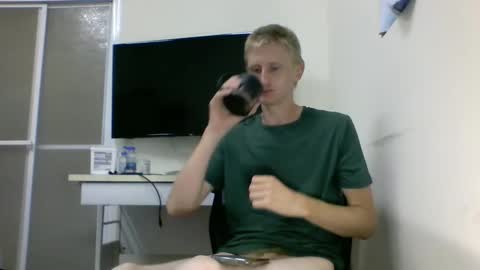 tcute0 online show from October 10, 2025, 9:47 pm