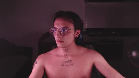 Teo independent model online show from March 12, 2025, 3:02 am