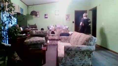 Snapshot of teak4u chatting on December 17, 2024, 9:27 pm Teak online show from December 17, 2024, 9:27 pm