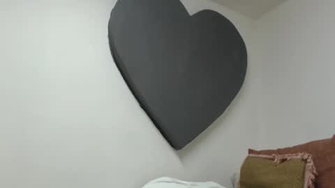 ALICIA--- online show from December 3, 2025, 7:27 am