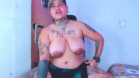 Charlee He online show from December 15, 2024, 8:04 pm