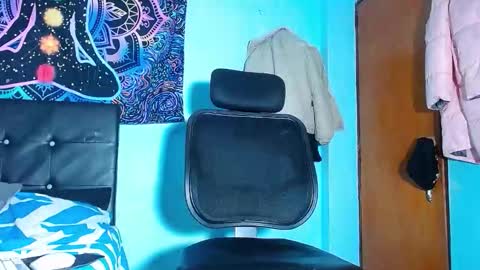 Charlee He online show from March 4, 2026, 11:55 pm