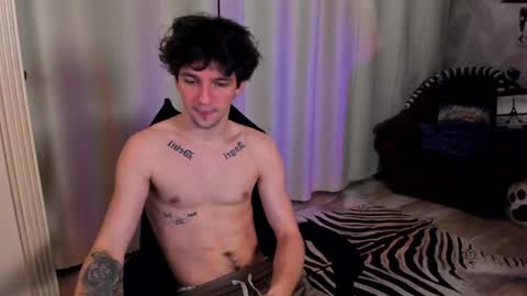 Snapshot of teddy_mode chatting on January 14, 2025, 3:22 am Teddy online show from January 14, 2025, 3:22 am