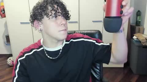 Snapshot of tedhmicro25 chatting on November 17, 2025, 5:52 pm tedhmicro25 online show from November 17, 2025, 5:52 pm