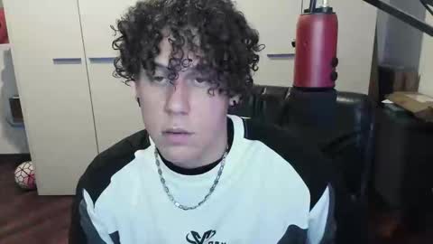 Snapshot of tedhmicro25 chatting on December 1, 2025, 6:02 pm tedhmicro25 online show from December 1, 2025, 6:02 pm