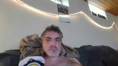 Snapshot of teeforyou chatting on October 9, 2025, 10:57 am Peter online show from October 9, 2025, 10:57 am