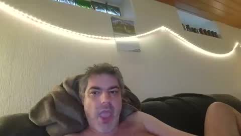 Snapshot of teeforyou chatting on November 9, 2025, 7:28 am Peter online show from November 9, 2025, 7:28 am