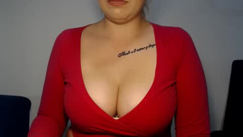 Teeyara  online show from October 3, 2025, 6:16 pm