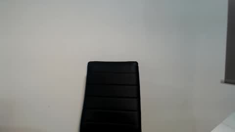 Teeyara  online show from December 2, 2025, 7:53 pm