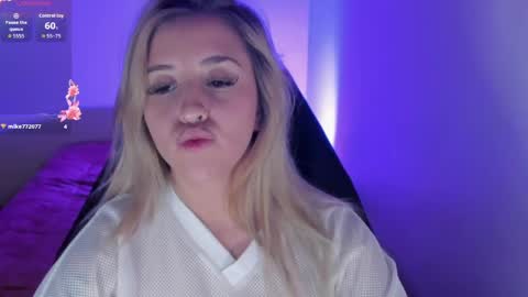 Snapshot of temptationsweet__ chatting on May 10, 2026, 11:26 am Sara online show from May 10, 2026, 11:26 am