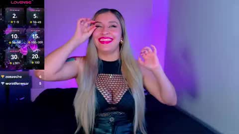 Snapshot of temptationsweet__ chatting on June 19, 2026, 7:56 am Sara online show from June 19, 2026, 7:56 am