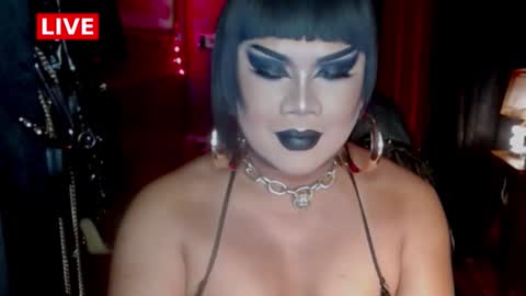 Snapshot of temptress_cocoxxx chatting on October 8, 2025, 7:00 pm Mistress Coco online show from October 8, 2025, 7:00 pm