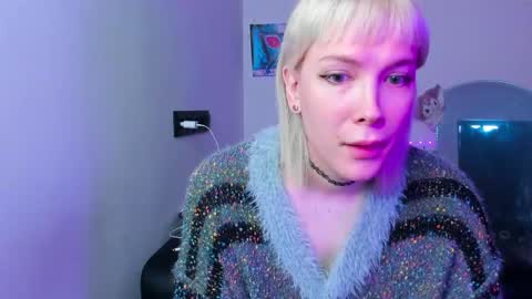 Kira online show from May 19, 2026, 3:13 am