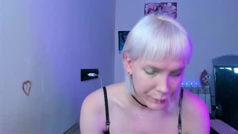 Snapshot of tenebrise chatting on July 1, 2026, 2:35 am Kira online show from July 1, 2026, 2:35 am