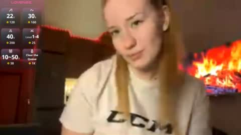 Snapshot of teneshaalthiser chatting on April 8, 2026, 11:05 pm Hello My name is Ida I will be very glad to see you 3 online show from April 8, 2026, 11:05 pm