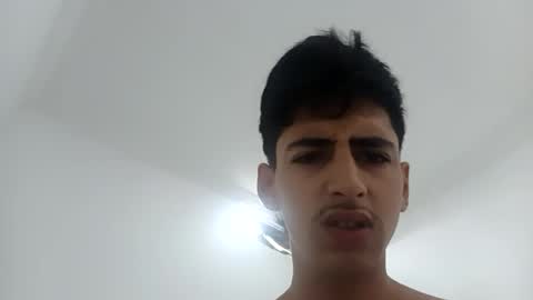 tenhot_v online show from June 12, 2026, 1:10 pm