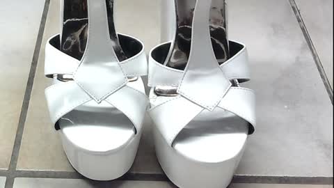 Snapshot of teninchheels chatting on December 2, 2024, 5:04 pm teninchheels online show from December 2, 2024, 5:04 pm