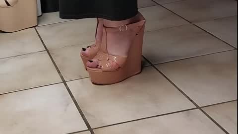 Snapshot of teninchheels chatting on March 3, 2025, 6:33 pm teninchheels online show from March 3, 2025, 6:33 pm