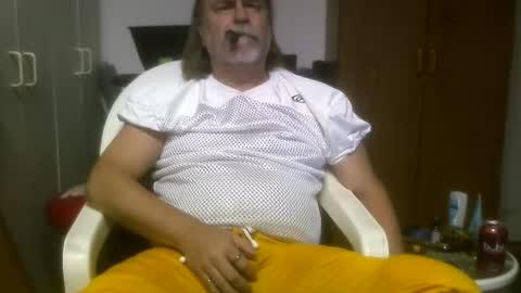 Snapshot of tennredneck chatting on December 17, 2024, 4:56 am Tennredneck online show from December 17, 2024, 4:56 am