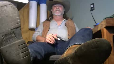 Snapshot of tennredneck chatting on November 29, 2025, 3:53 am Tennredneck online show from November 29, 2025, 3:53 am