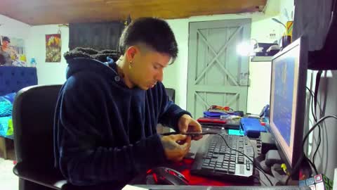 Snapshot of teoyes_ chatting on November 8, 2025, 12:00 am teoyes_ online show from November 8, 2025, 12:00 am