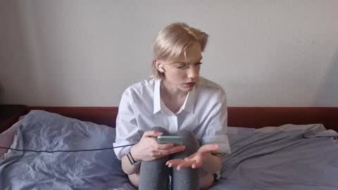 Anna online show from February 15, 2026, 7:51 am