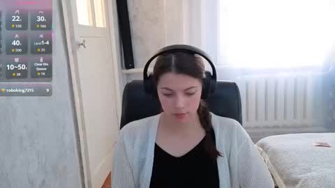 Anny Simpson online show from December 1, 2025, 4:28 am