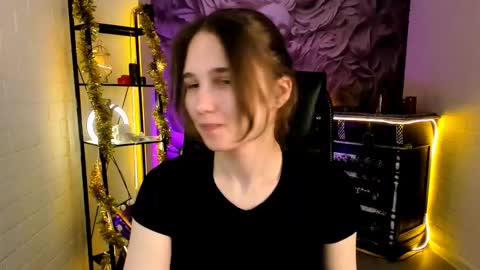 Tessa online show from December 3, 2025, 9:18 am