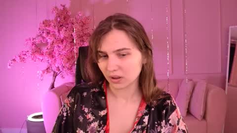 Tessa online show from March 19, 2026, 5:22 am