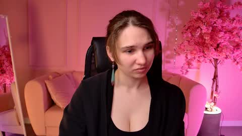Tessa online show from May 30, 2026, 5:26 am