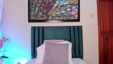 Snapshot of tessamonroee chatting on February 26, 2026, 8:08 pm Tessamonroee online show from February 26, 2026, 8:08 pm