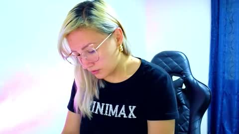 Snapshot of tessawhisnton chatting on February 5, 2026, 3:38 pm Tessy online show from February 5, 2026, 3:38 pm