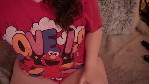 Tessa online show from November 11, 2025, 5:13 pm