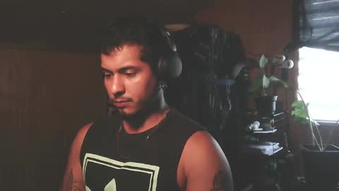 Milo online show from December 15, 2024, 6:15 pm