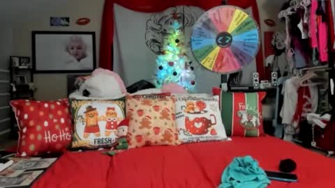 Snapshot of texaspeach69 chatting on December 31, 2024, 12:43 am peachy online show from December 31, 2024, 12:43 am