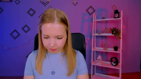 Snapshot of teya_starling chatting on April 26, 2026, 7:39 am teya_starling online show from April 26, 2026, 7:39 am