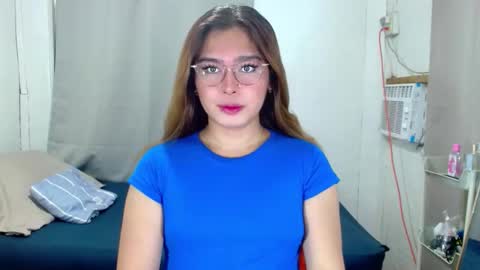 tgirlselena online show from November 14, 2025, 2:27 pm