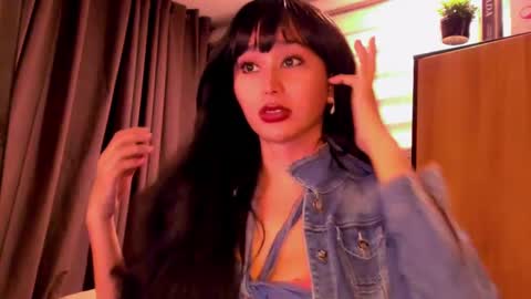 Snapshot of th3r3sa chatting on December 2, 2024, 11:51 pm th3r3sa online show from December 2, 2024, 11:51 pm