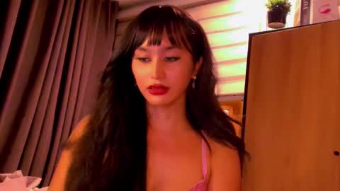 Snapshot of th3r3sa chatting on December 14, 2024, 6:35 am th3r3sa online show from December 14, 2024, 6:35 am