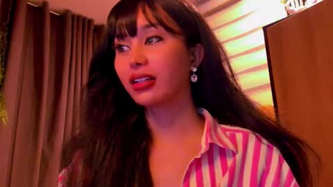 Snapshot of th3r3sa chatting on February 5, 2025, 2:37 pm th3r3sa online show from February 5, 2025, 2:37 pm