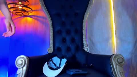 thaddeus king online show from October 11, 2025, 11:36 pm