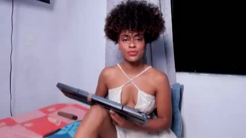 Snapshot of thaimy_ chatting on November 11, 2025, 12:54 am thaimy_ online show from November 11, 2025, 12:54 am